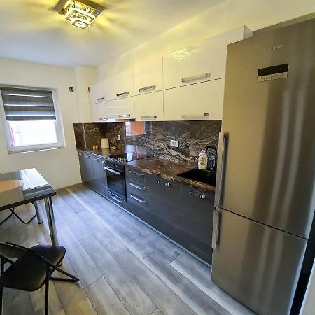 Central.Deluxe.Apartament.Oradea Exterior photo