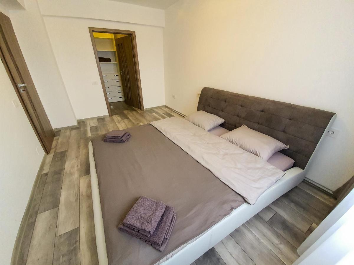 Central.Deluxe.Apartament.Oradea Exterior photo