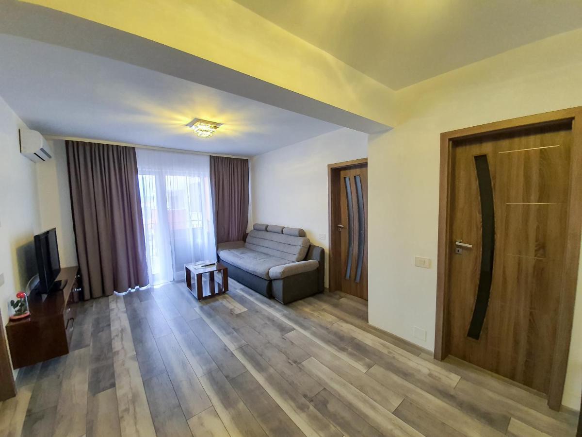 Central.Deluxe.Apartament.Oradea Exterior photo