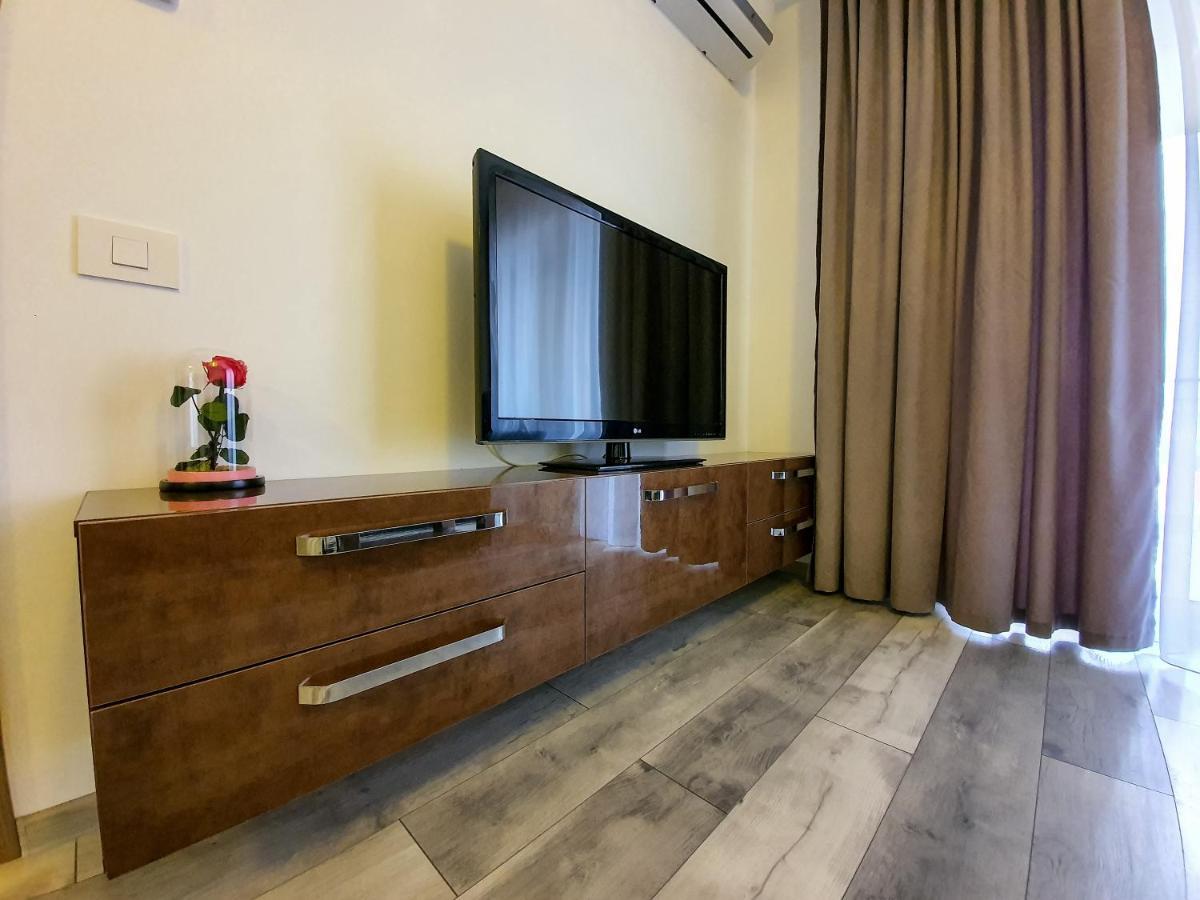 Central.Deluxe.Apartament.Oradea Exterior photo